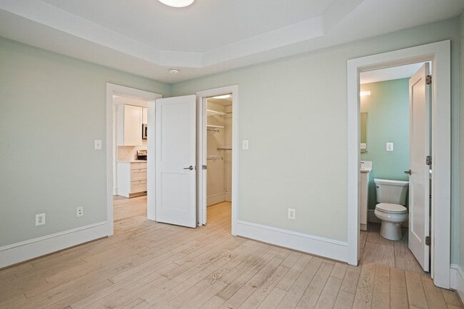 Building Photo - Bright Two-Bedroom in Columbia Heights | Pet frienldy!