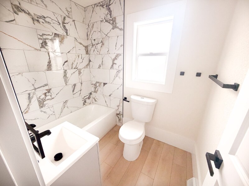 Building Photo - 509 11th St