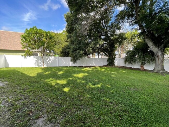 Building Photo - Spacious 2 Bed/2Bath House for Rent in West Bradenton