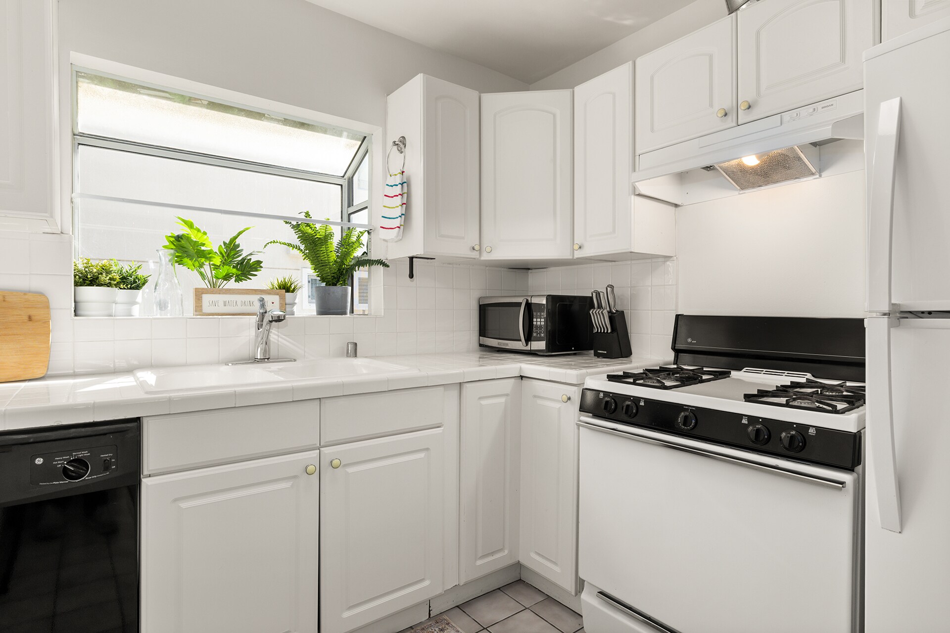 Building Photo - 1169 Amherst Ave