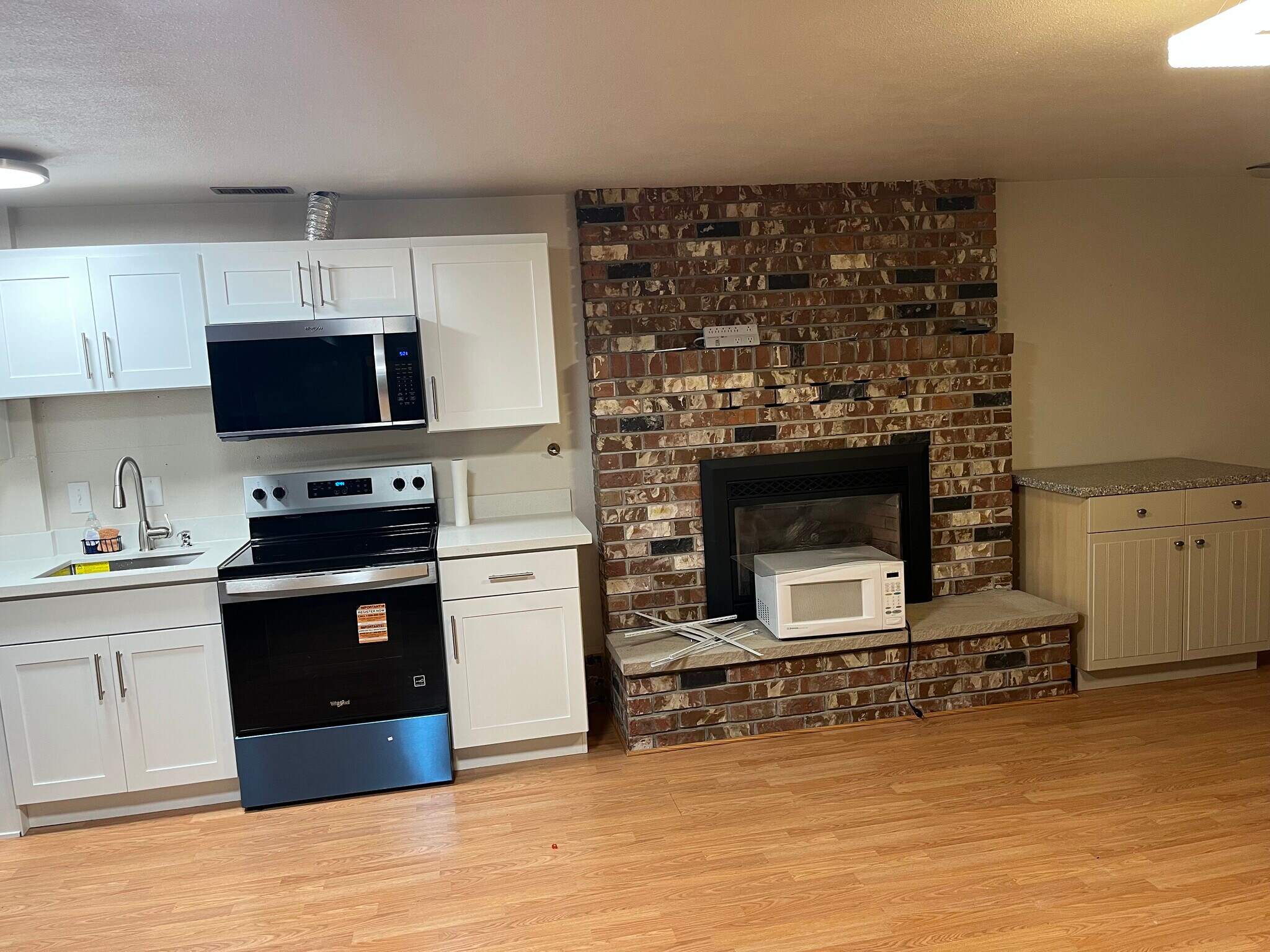 family room - 4233 S 252nd Pl