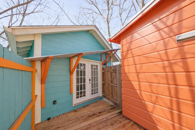 Building Photo - Downtown Asheville Rental w/ Detached Studio Apartment