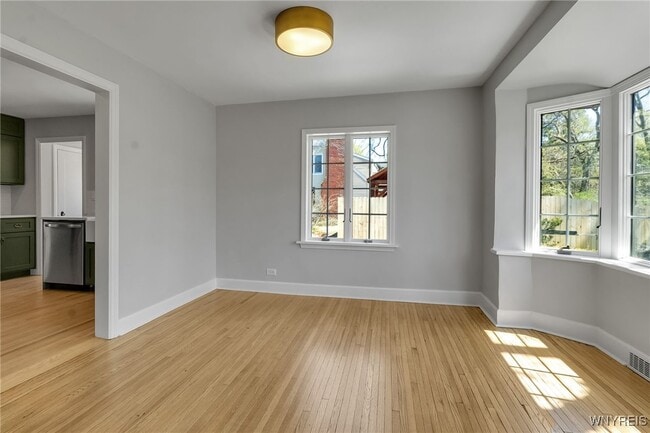 Building Photo - 305 Girard Ave