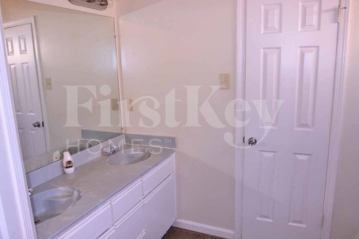Building Photo - 4577 Bassett Hall Dr