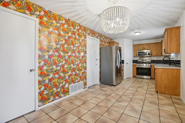 Building Photo - 1300 Tuxford Cove