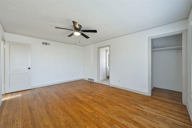 Building Photo - 2312 N Warren Ave