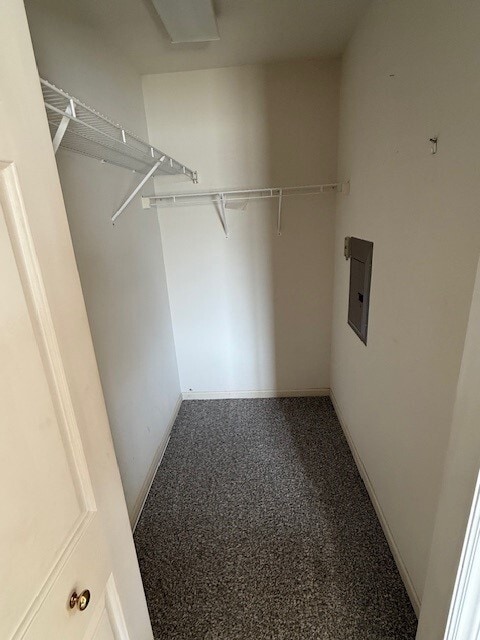 Building Photo - 550 Pewaukee Rd