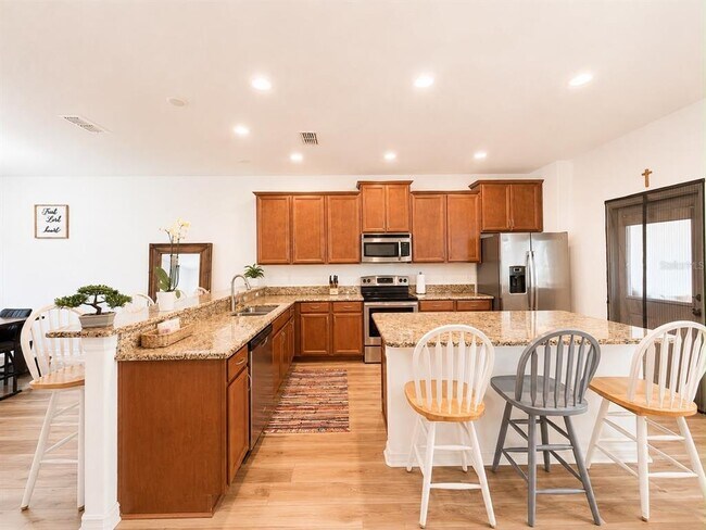 Building Photo - 12820 Strode Ln