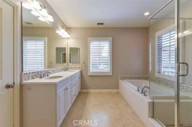 Building Photo - 99 Bianco