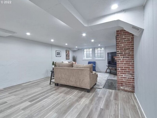 Building Photo - Gorgeous Modern Home Ready to Rent!