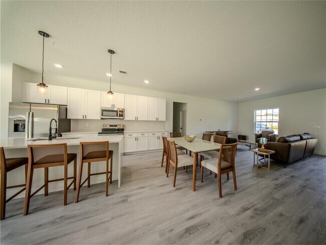 Building Photo - 2850 SW 140th Pl