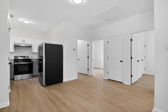 Building Photo - 2015-2017 Scotty Ct