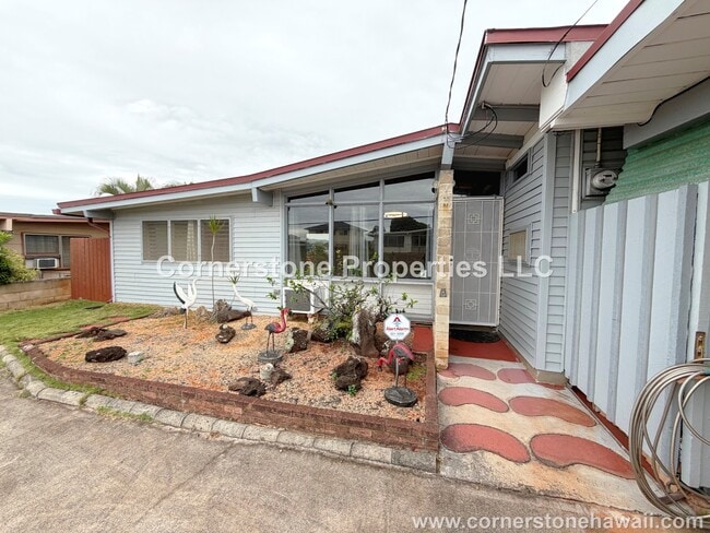 Building Photo - 1558 Hoonipo St