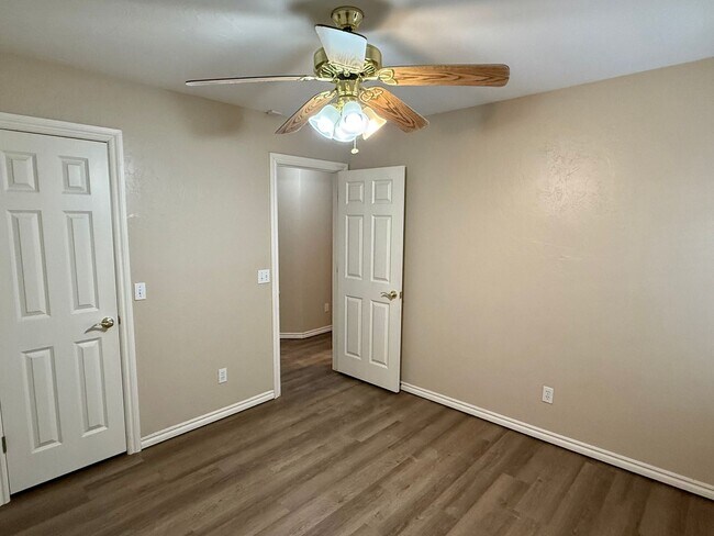 Building Photo - Large 3 Bed 2.5 Bath In Edmond