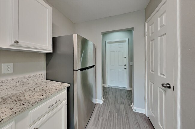 Building Photo - 2527 Anthony-Hay Ln