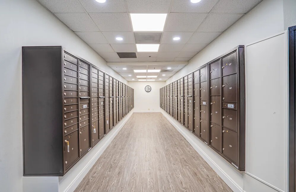 Building Photo - 2851 Maingate Village Cir