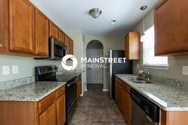 Building Photo - 3 Bedroom Pet-Friendly Home in Charlotte, NC with Main Street Renewal