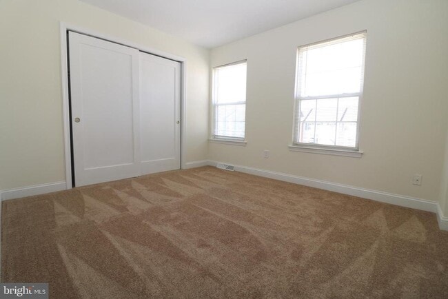 Building Photo - 14 Starboard Ct