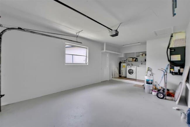 Building Photo - 3460 NE 15th Ave