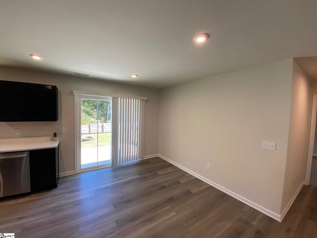 Building Photo - 105 Highland Sta Dr