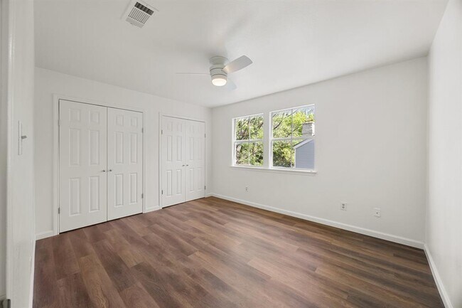 Building Photo - 6821 Old Quarry Ln