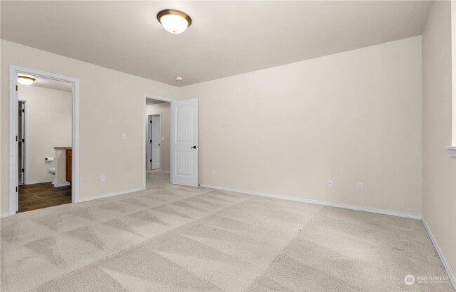 Building Photo - Listed For Rent