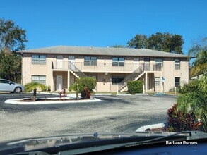 Building Photo - 1 bedroom 1 bath washer /Dryer included