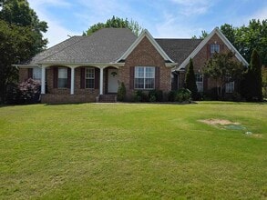 Building Photo - 995 Williamsburg Dr
