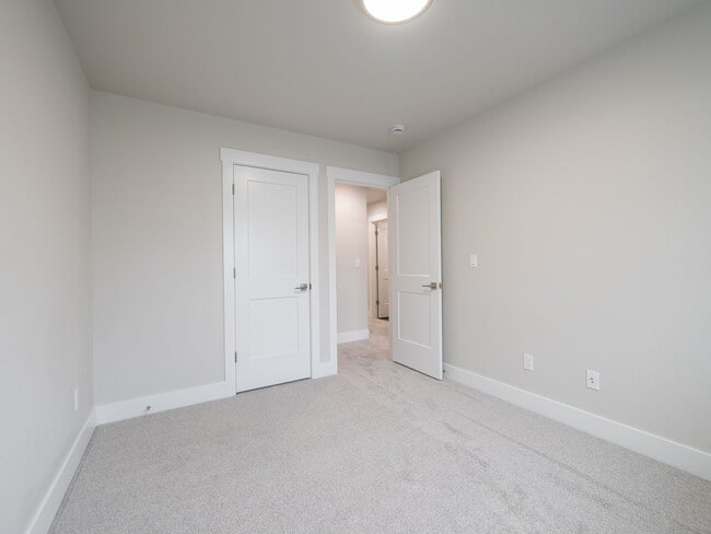 Building Photo - 9381 SW Eunice Ln