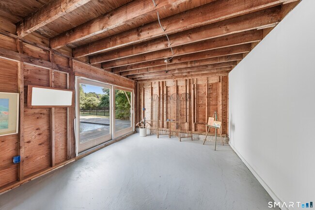 Building Photo - 51 Maple Ave S