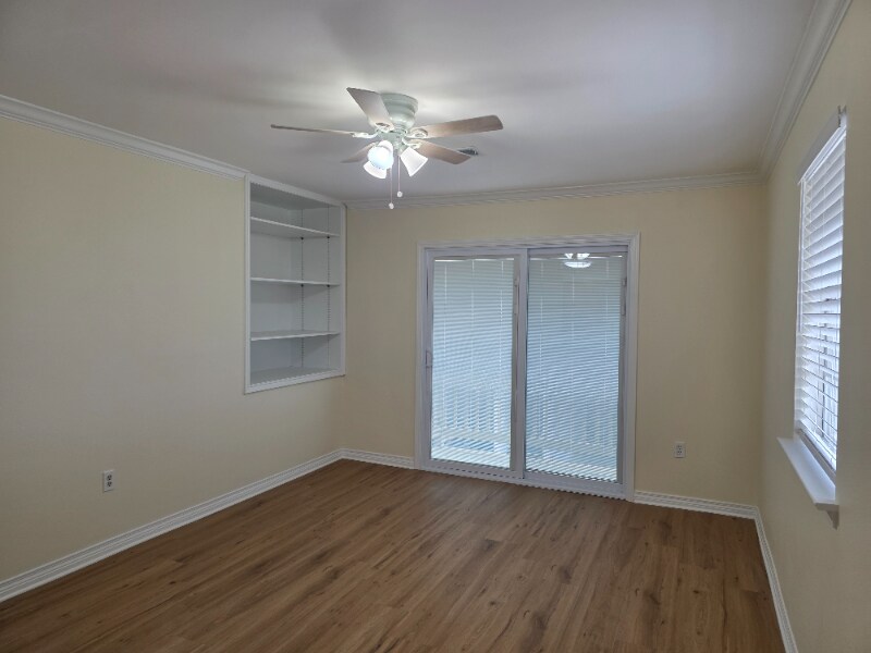 Building Photo - 4780 Pontchartrain Dr