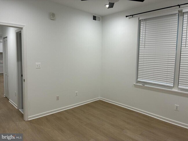 Building Photo - 1447 Chapin St NW