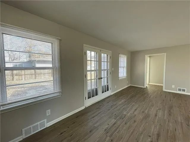 Building Photo - 10623 Palmer Ave