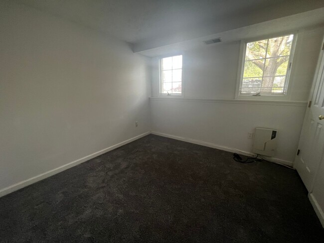 Building Photo - Amazing 2 BR/2 BA Condo in Elkridge!