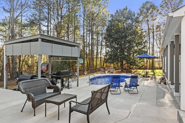 Building Photo - 66 Woodmont Ln