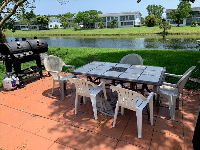 Building Photo - 502 Tilford Dr