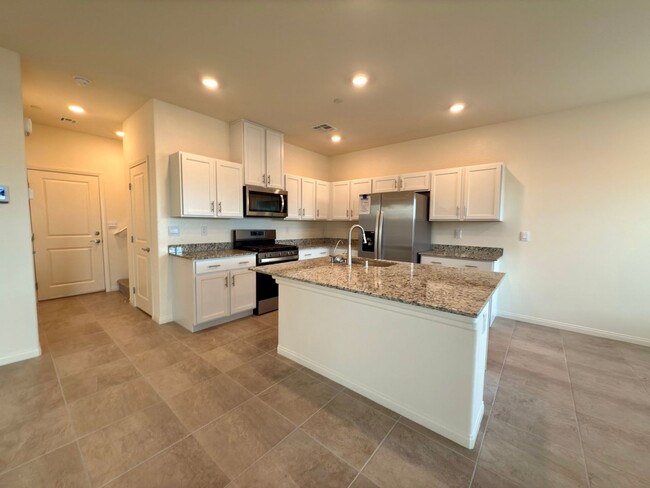 Building Photo - BRAND NEW 4 BED 2.5 BATH 2 CAR GARAGE SING...