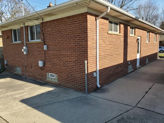 Building Photo - 3914 McKinley St