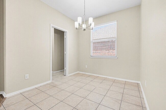 Building Photo - 1550 Charleston Dr