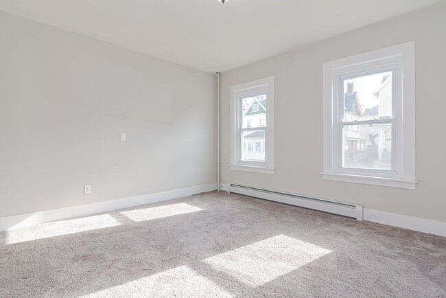 Building Photo - 979 Dwight St