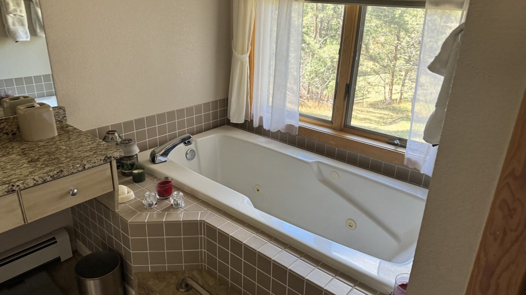 Building Photo - 24728 Foothills Dr N