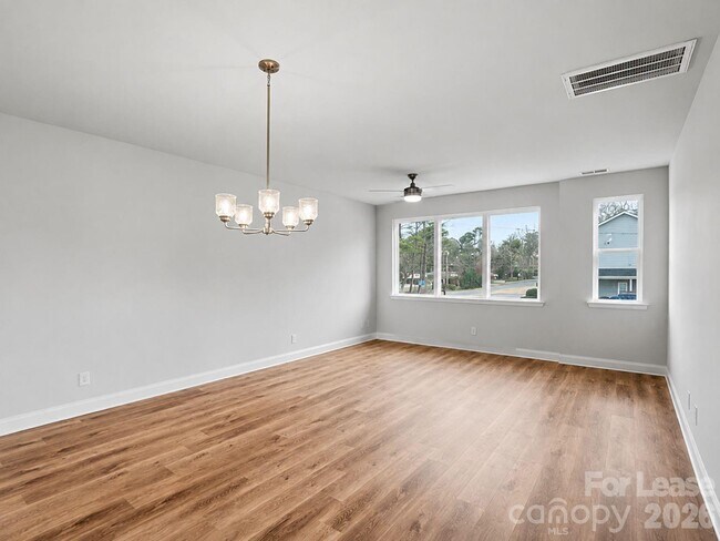 Building Photo - 343 Gray Dr