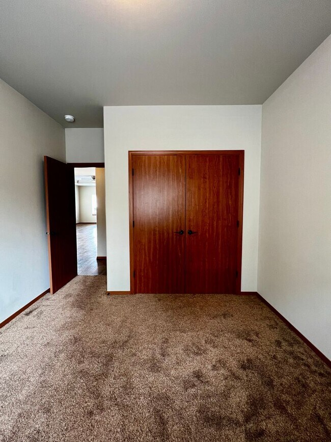 Building Photo - 712 N 30th Ave
