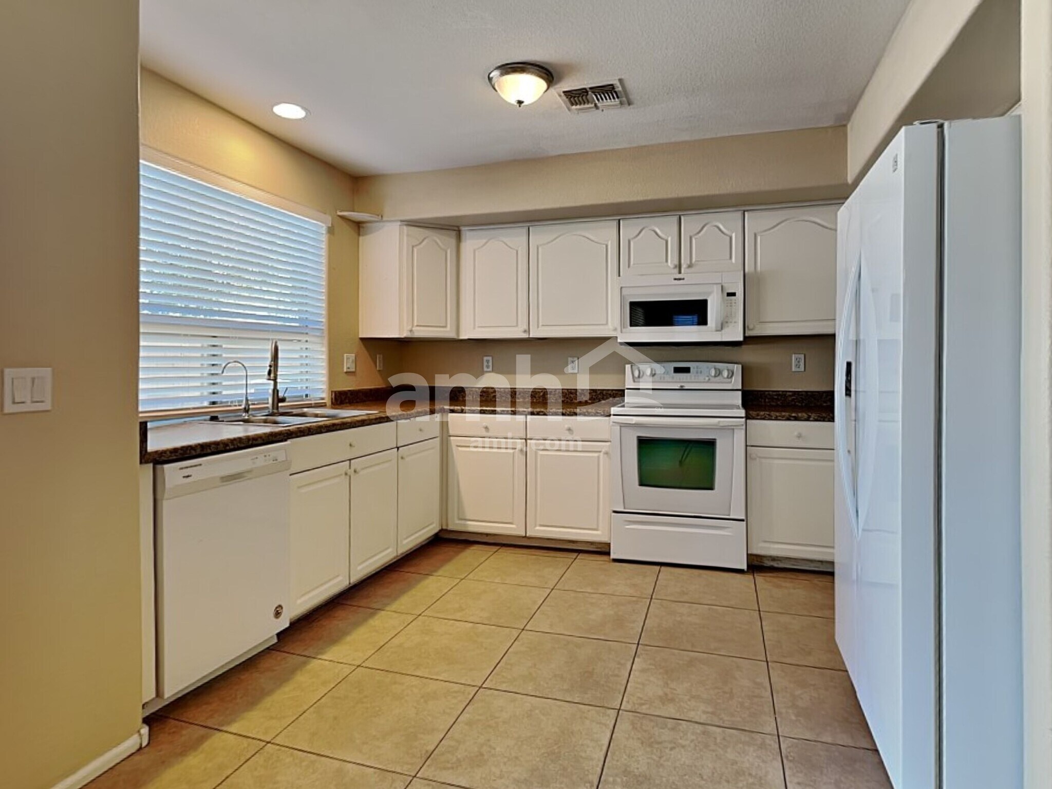 Building Photo - 2871 S 160th Ln