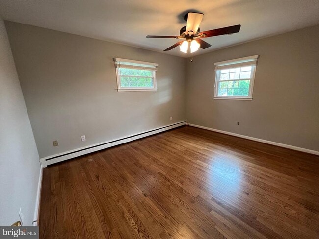 Building Photo - 800 Severn Dr