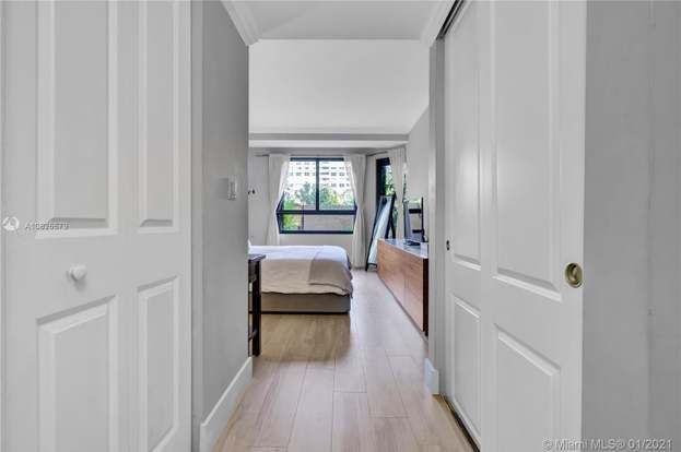 Building Photo - 251 Crandon Blvd