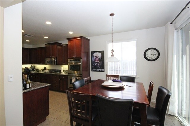 Building Photo - Gorgeous Home In the Desired Chesapeake Neighborhood