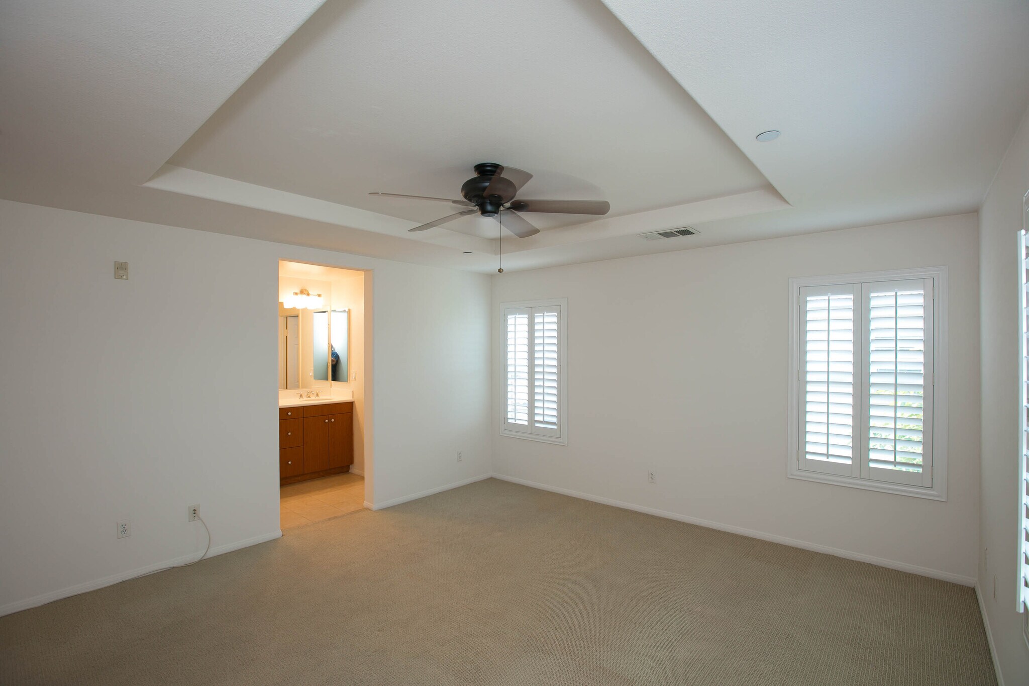 Building Photo - 720 S San Fernando Blvd