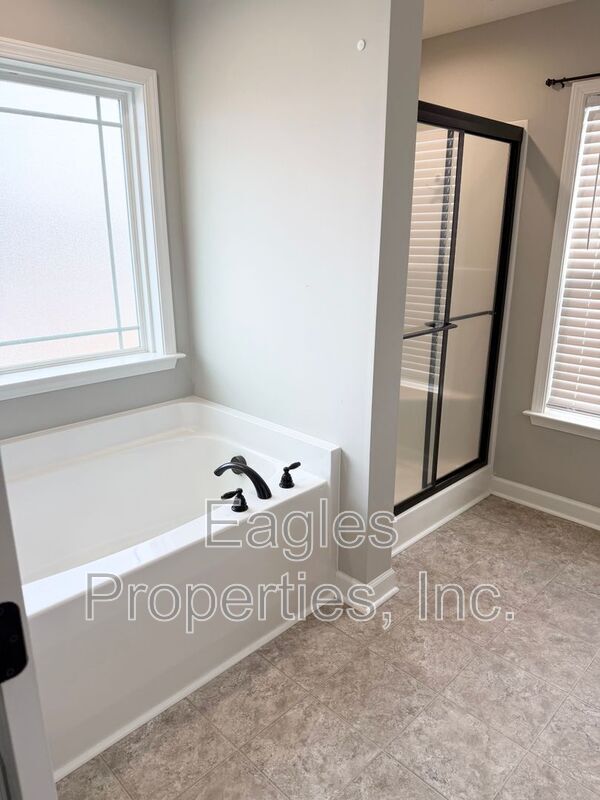 Building Photo - 209 Weeping Willow Dr