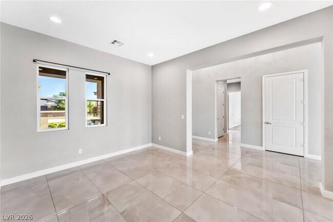 Building Photo - 8477 Wolf Mountain Ct